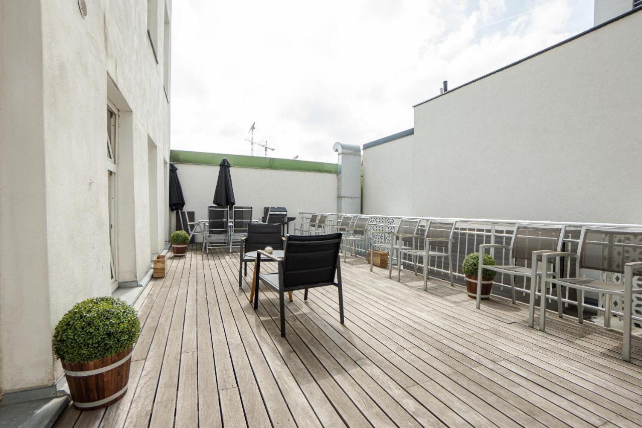 Spacious Apartment With Huge Shared Terrace And Grill Located Between City Centre And Donau River Bécs Kültér fotó